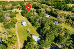 2033 Holly Creek Road photo 4