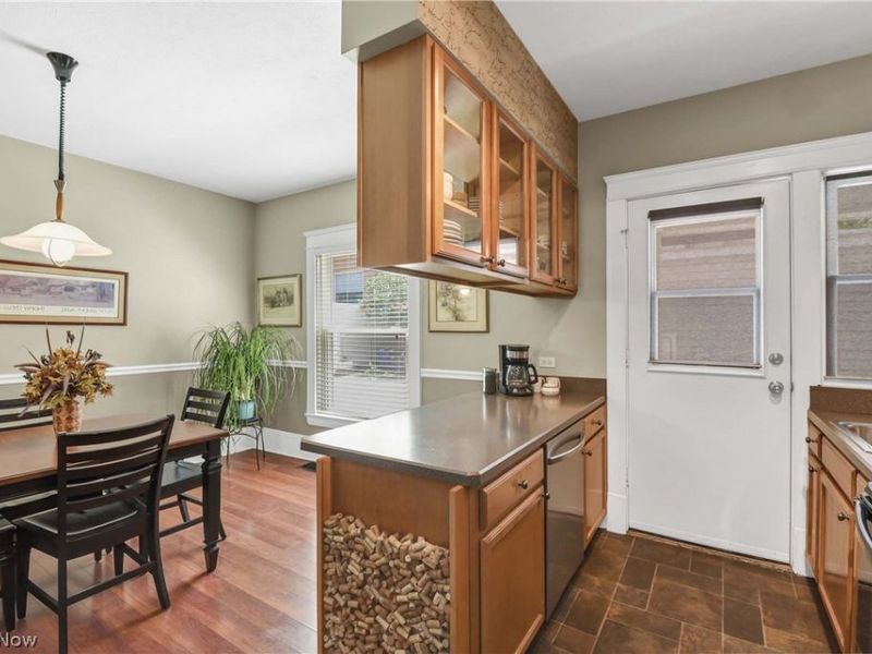 2807 Clinton Avenue, Cleveland, OH 44113 Photo 11