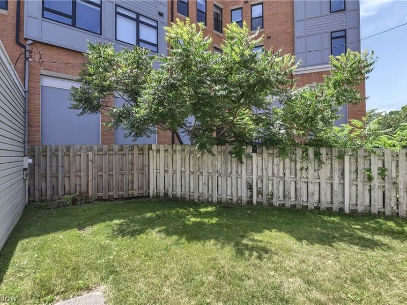 2807 Clinton Avenue, Cleveland, OH 44113 Photo 29