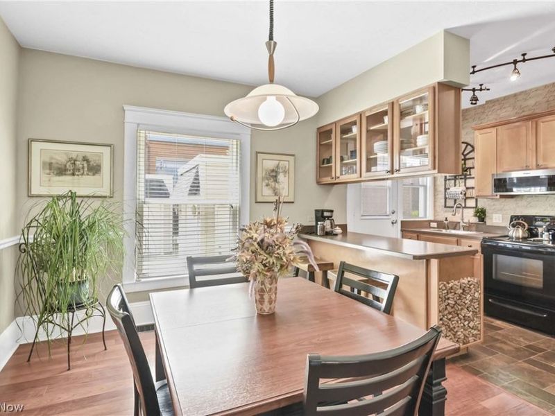 2807 Clinton Avenue, Cleveland, OH 44113 Photo 9
