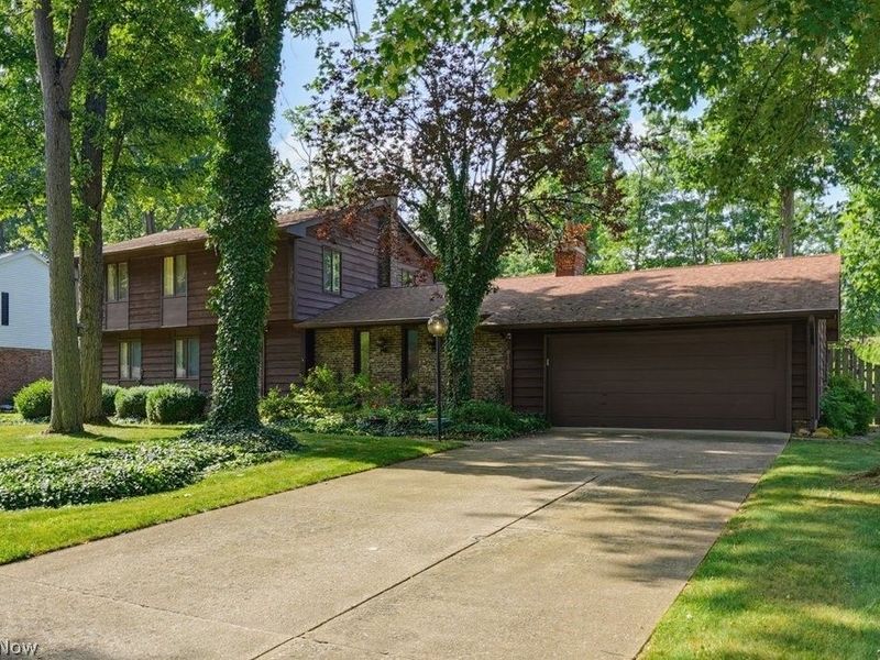 9110 Idlewood Drive, Mentor, OH 44060 Photo 2