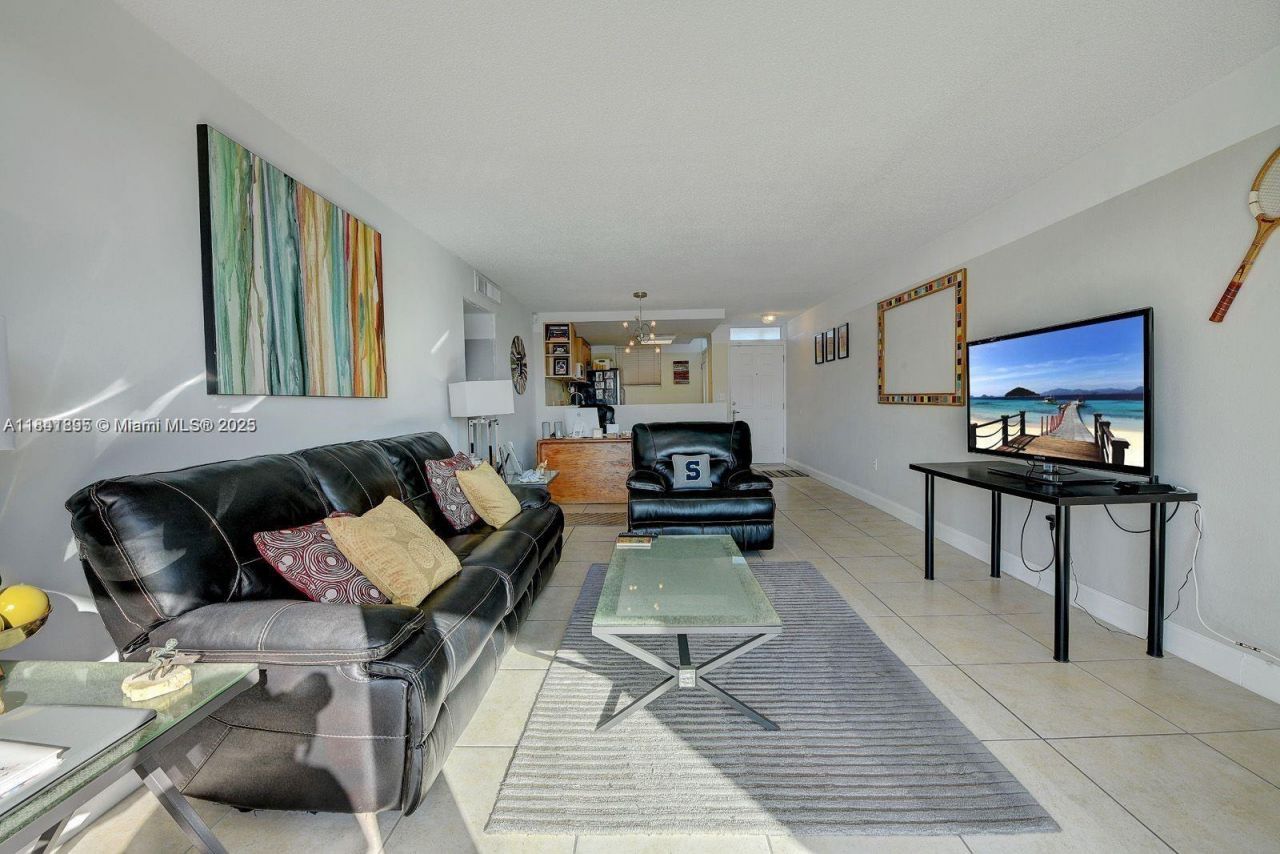1045 10th St , Unit 907, Miami Beach, FL 33139 Photo