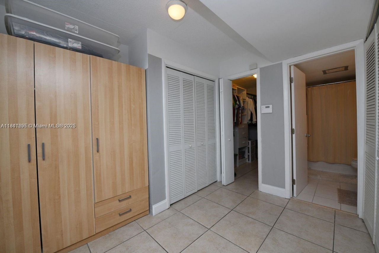 1045 10th St , Unit 907, Miami Beach, FL 33139 Photo