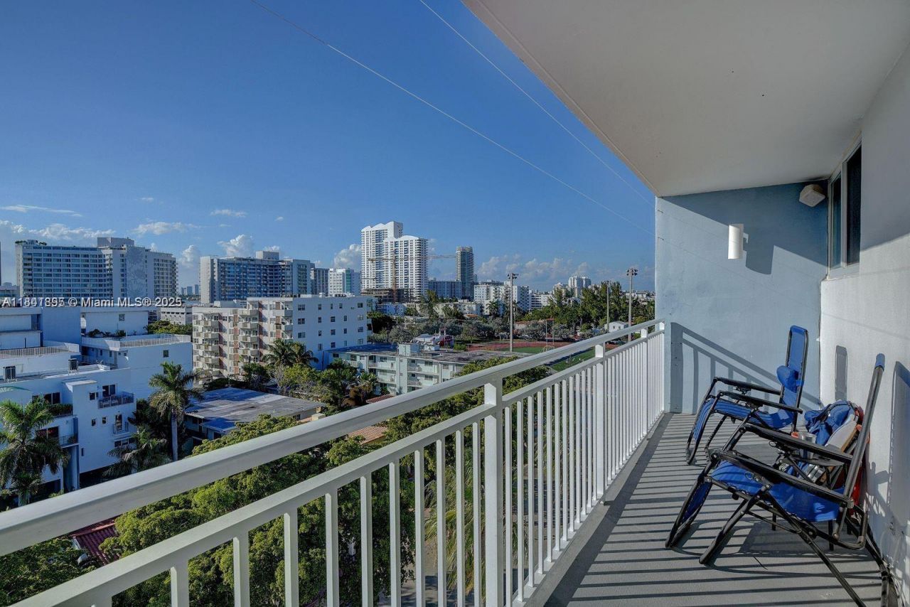 1045 10th St , Unit 907, Miami Beach, FL 33139 Photo