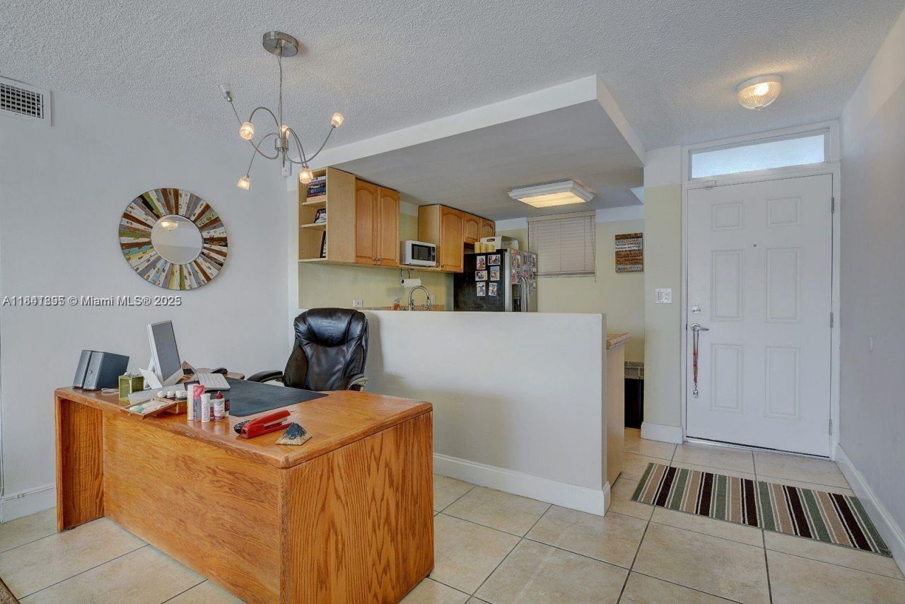 1045 10th St , Unit 907, Miami Beach, FL 33139 Photo