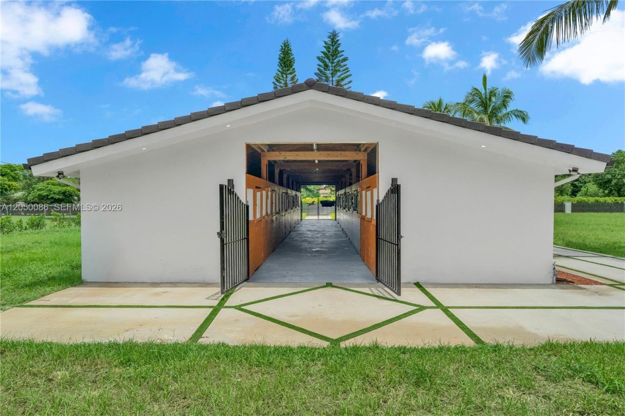 17640 SW 52nd Ct, Southwest Ranches, FL 33331 Photo