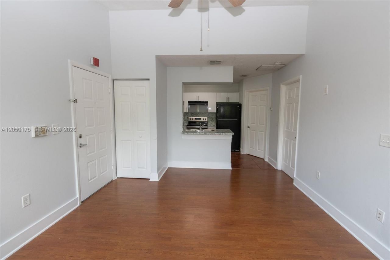 18308 NW 68th Ave, Unit L, Hialeah, FL 33015 Photo