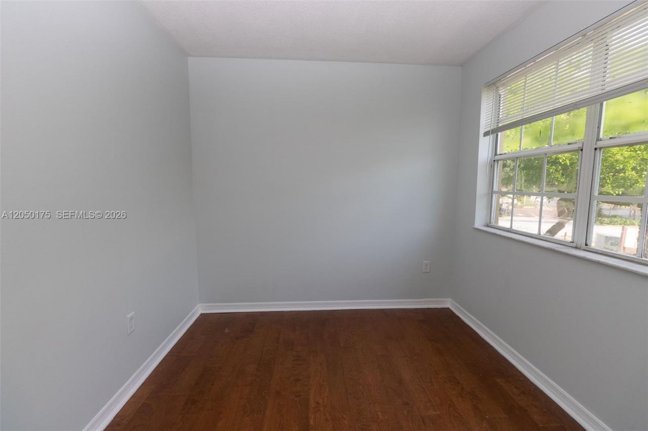 18308 NW 68th Ave, Unit L, Hialeah, FL 33015 Photo