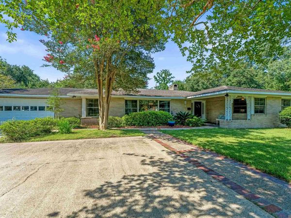 9544 Goodwood Blvd, Baton Rouge, LA 70815