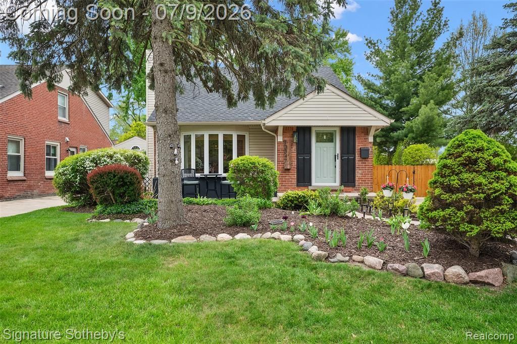 13347 Nadine Avenue, Huntington Woods, MI 48070 Main Photo