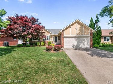 52806 Muirfield Drive, Chesterfield Twp, MI 48051