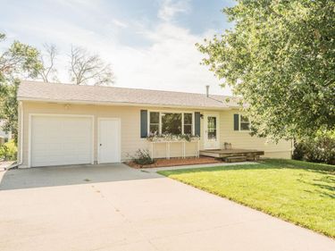 205 HAROLDS Drive, GLENWOOD, IA 51534
