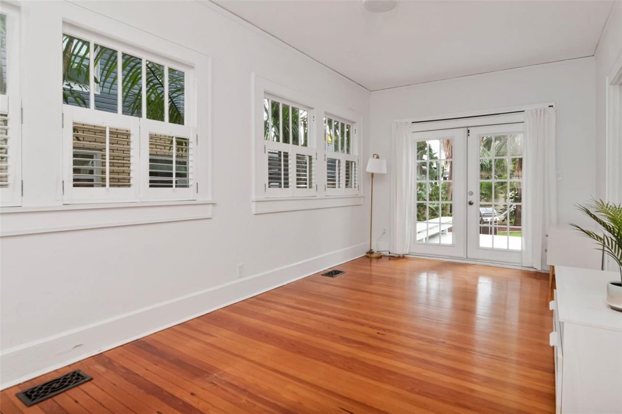 126 8th Avenue Ne, Saint Petersburg, FL 33701 Photo