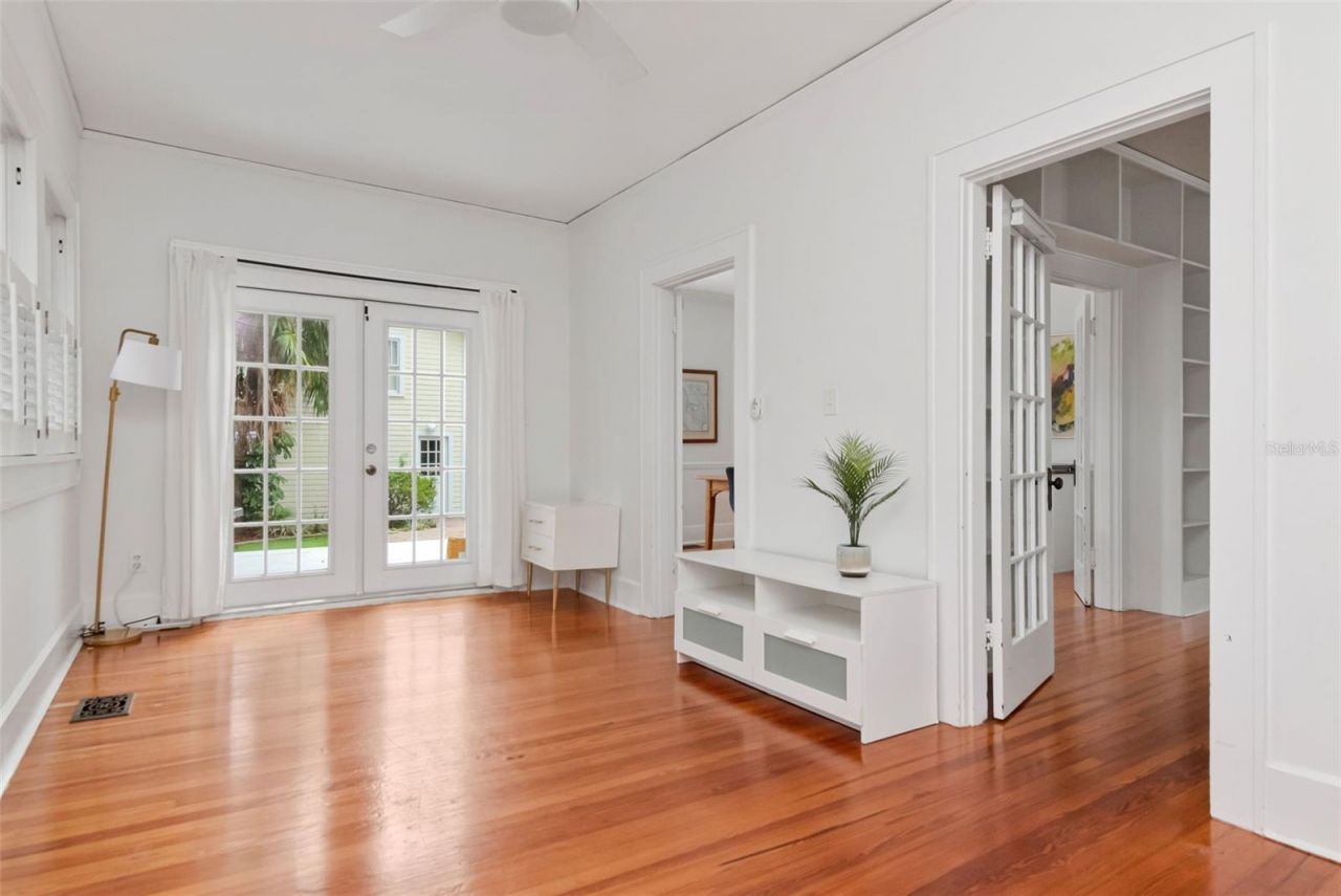 126 8th Avenue Ne, Saint Petersburg, FL 33701 Photo