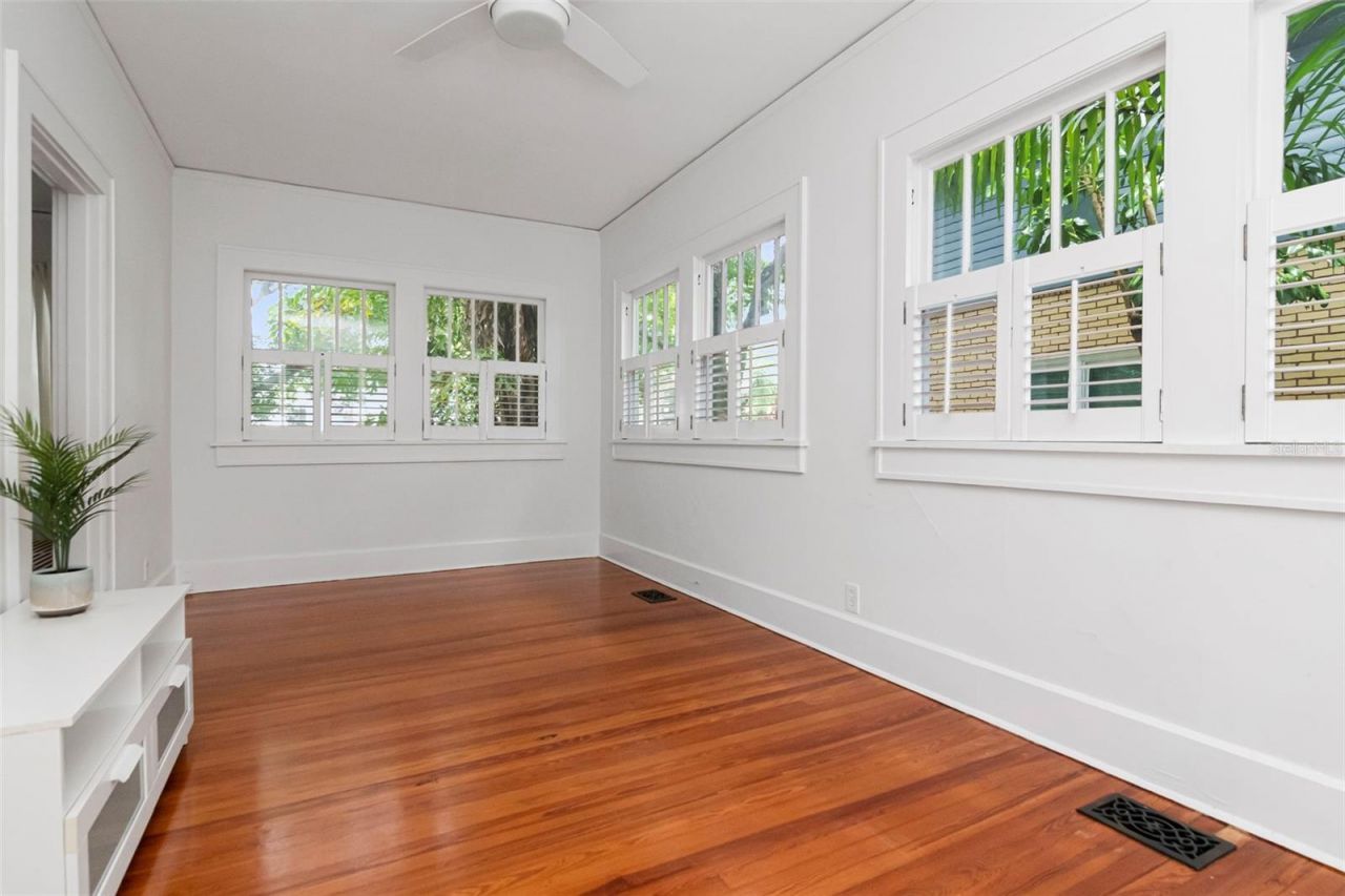 126 8th Avenue Ne, Saint Petersburg, FL 33701 Photo