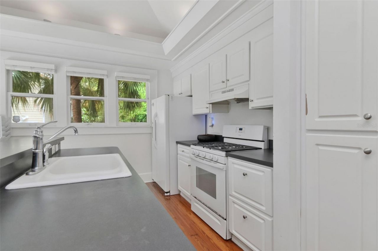 126 8th Avenue Ne, Saint Petersburg, FL 33701 Photo