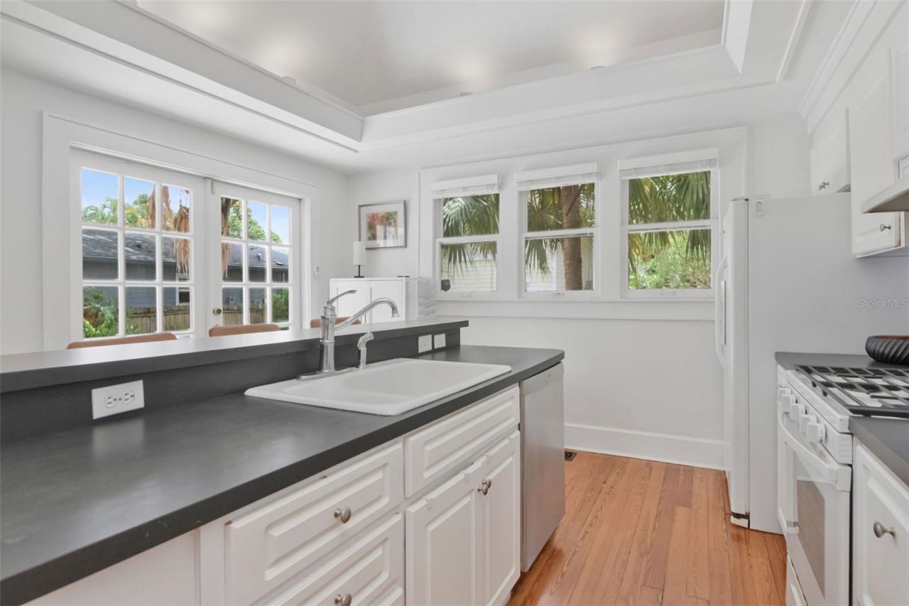 126 8th Avenue Ne, Saint Petersburg, FL 33701 Photo