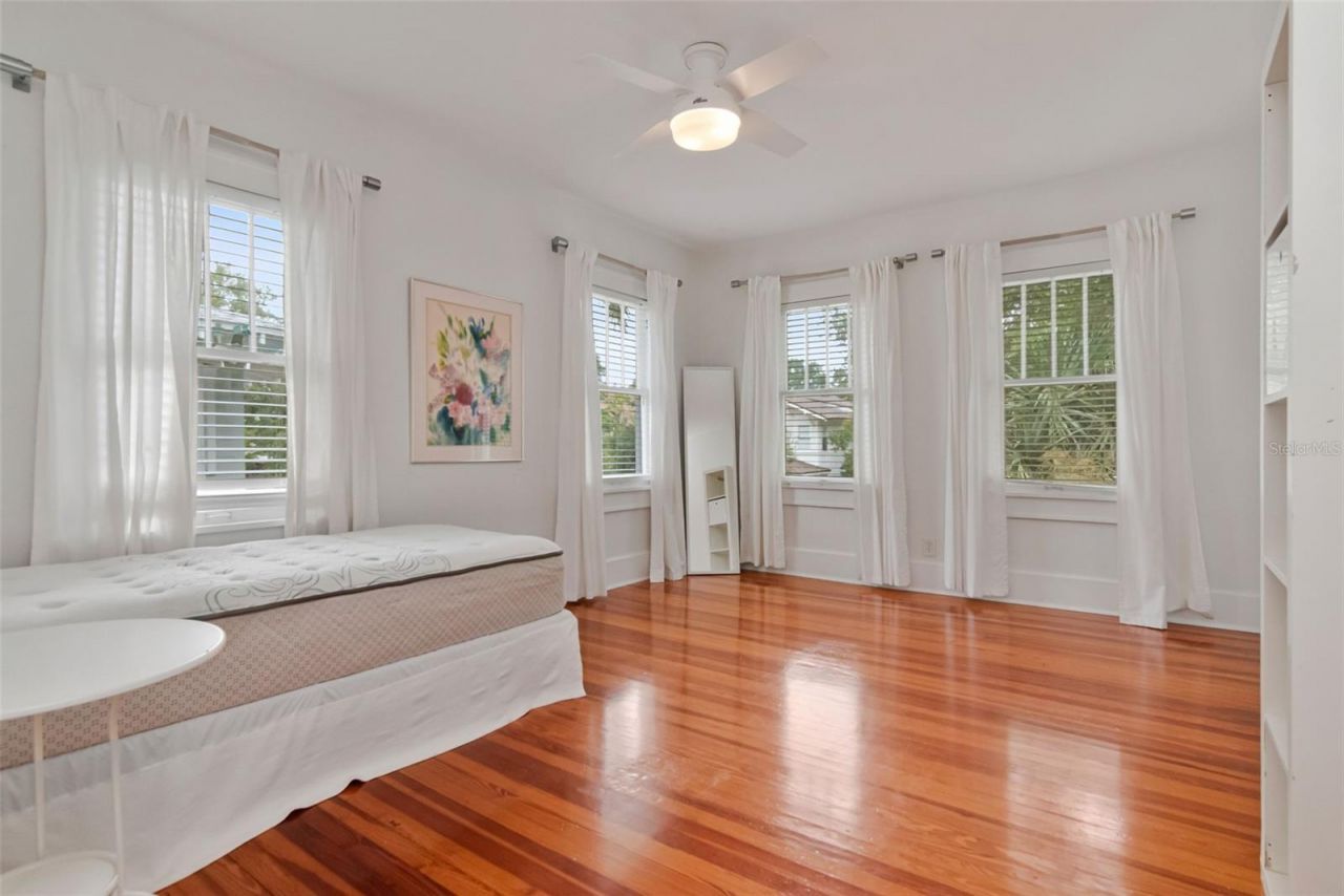 126 8th Avenue Ne, Saint Petersburg, FL 33701 Photo
