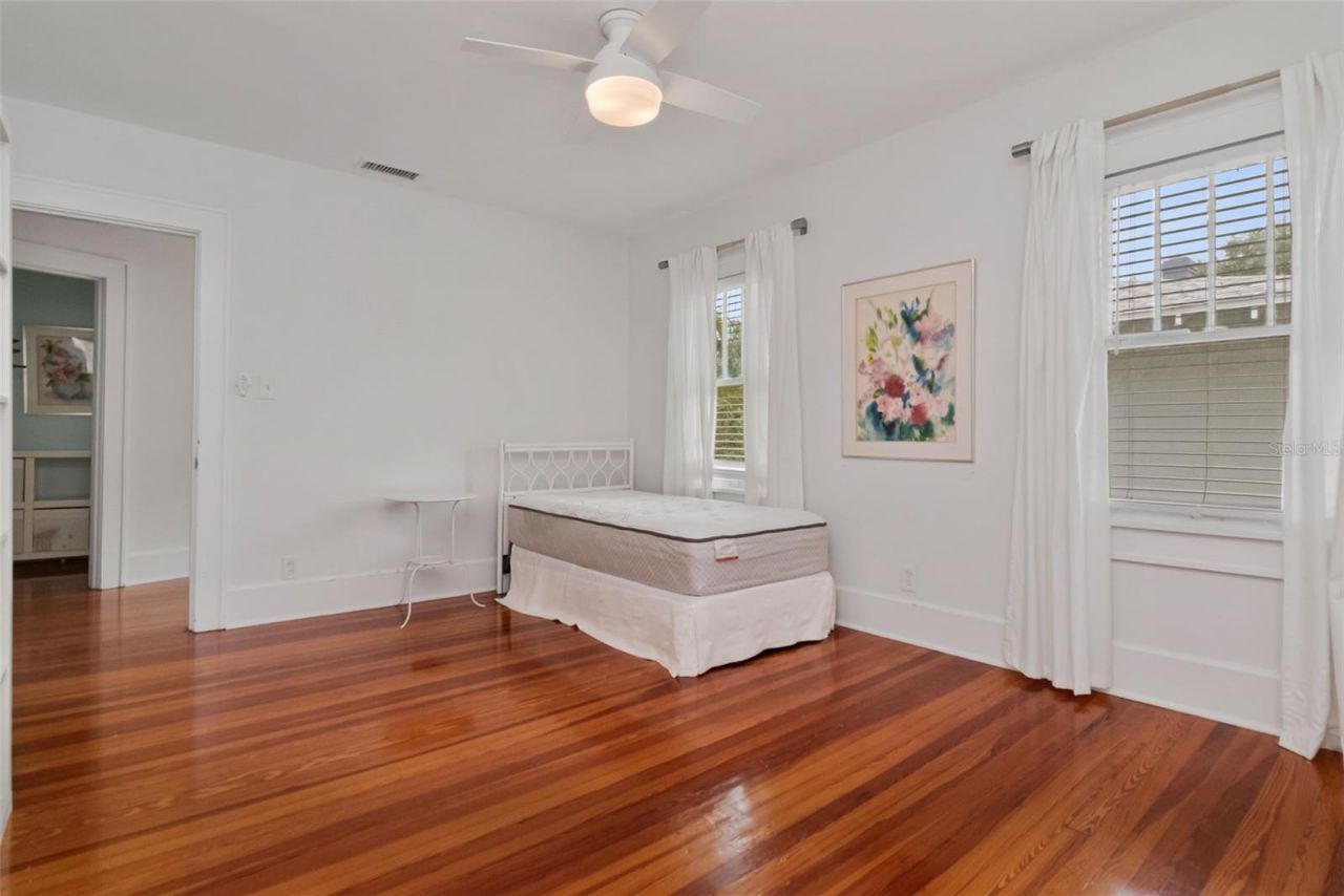 126 8th Avenue Ne, Saint Petersburg, FL 33701 Photo