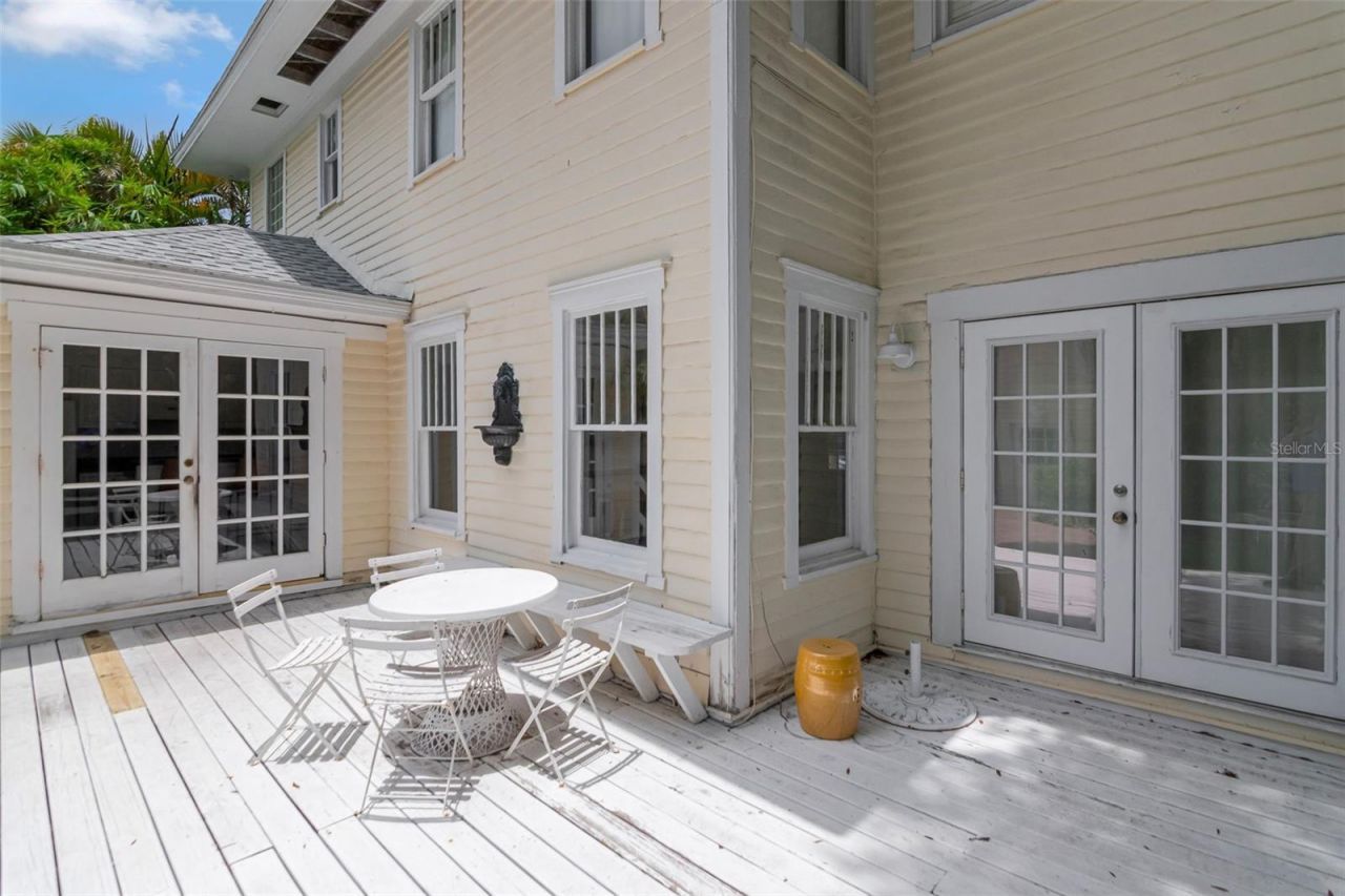 126 8th Avenue Ne, Saint Petersburg, FL 33701 Photo