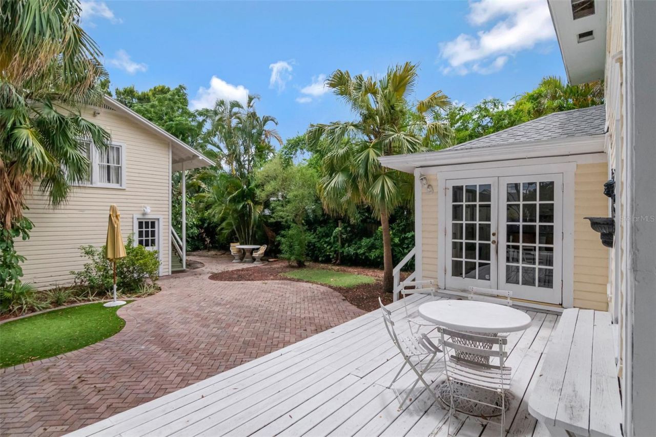 126 8th Avenue Ne, Saint Petersburg, FL 33701 Photo