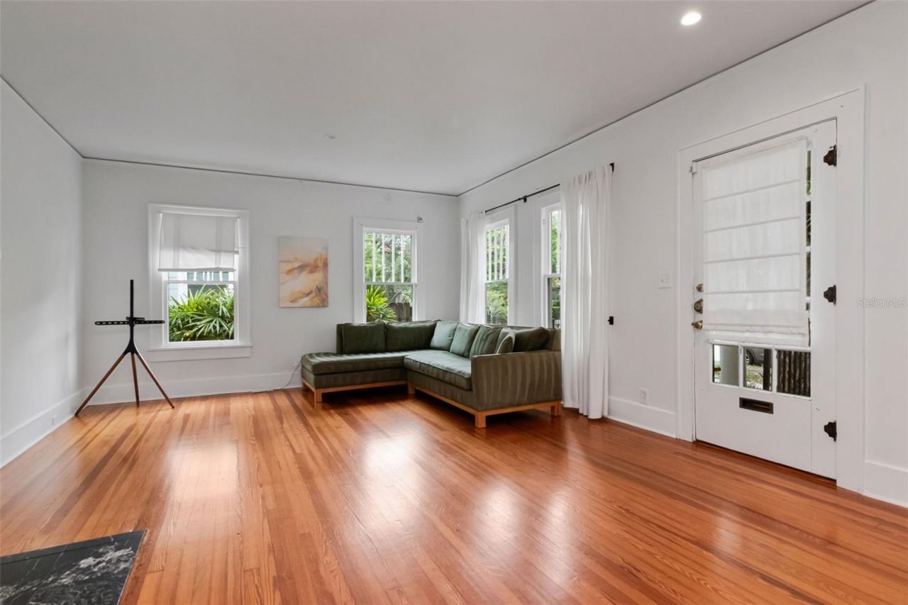 126 8th Avenue Ne, Saint Petersburg, FL 33701 Photo