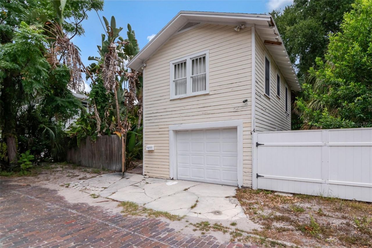 126 8th Avenue Ne, Saint Petersburg, FL 33701 Photo