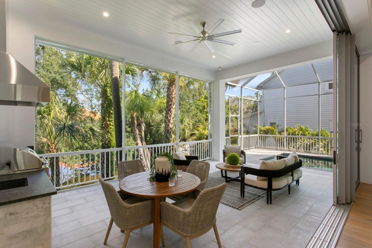 423 S Royal Poinciana Drive, Tampa, FL 33609 Photo