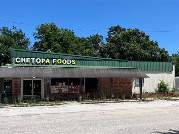 120 4th Street, Chetopa, KS 67336