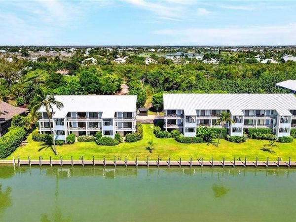1250 Tennisplace CT, Unit E22, SANIBEL, FL 33957