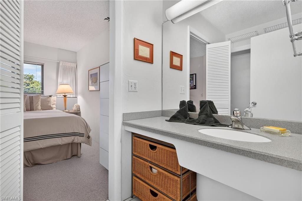 1250 Tennisplace Ct, Unit E22, Sanibel, FL 33957 Photo