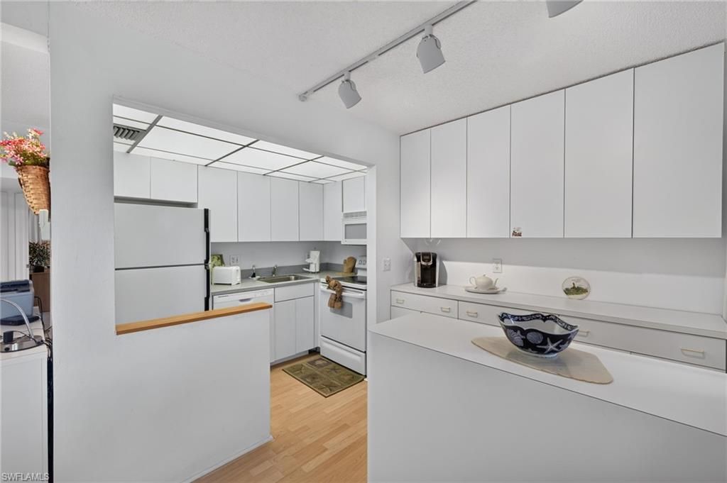 1250 Tennisplace Ct, Unit E22, Sanibel, FL 33957 Photo