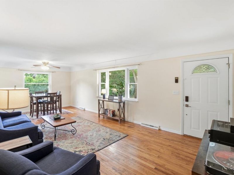 6038 Stanhill Court, Cincinnati, OH 45230 Photo 5