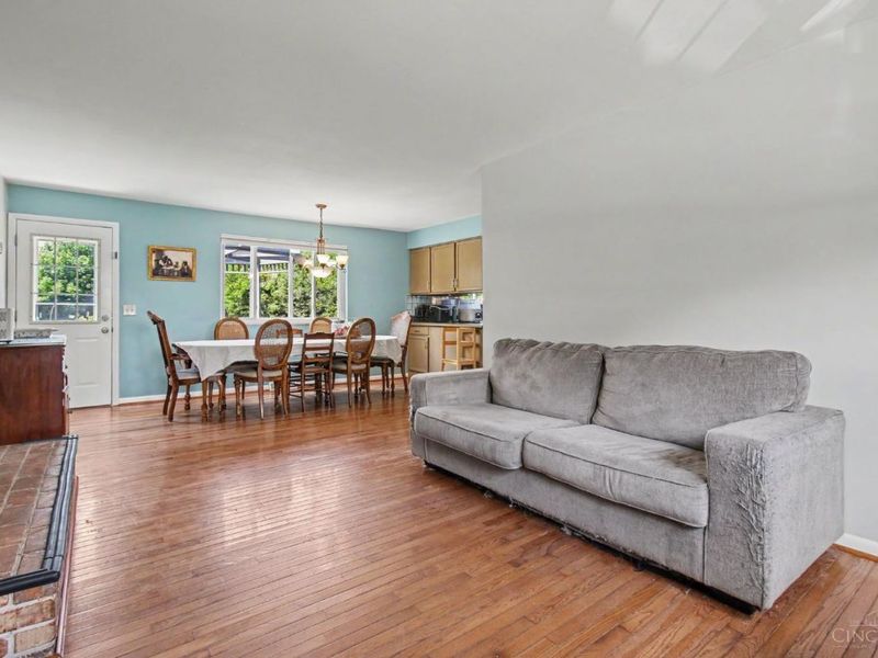 8493 Cheviot Road, Cincinnati, OH 45247 Photo 4