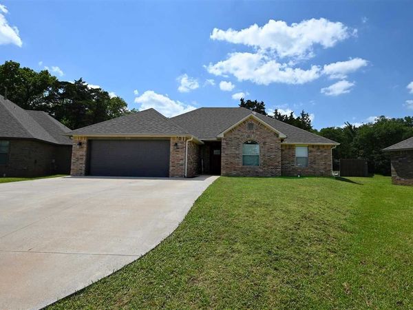 204 N Boardwalk Street, Stillwater, OK 74075