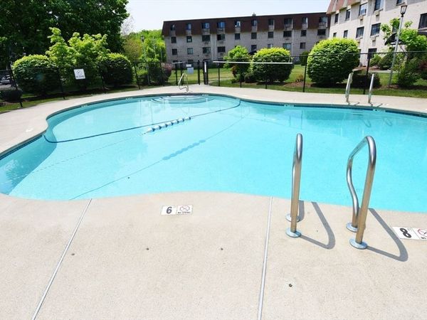 135 Grove St, Unit 133, Rockland, MA 02370