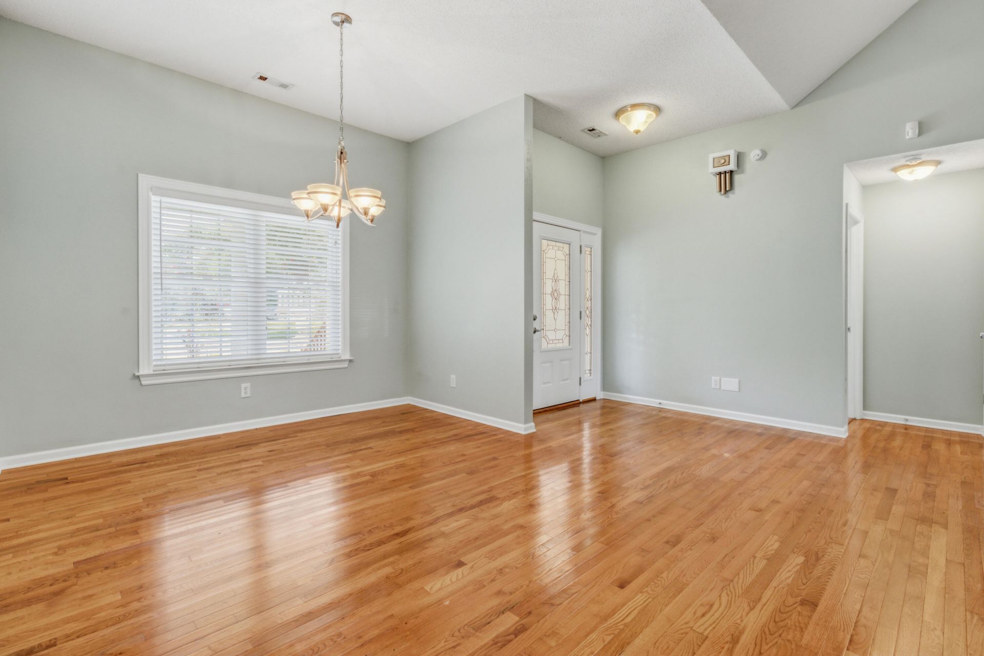 1074 Trotters Boulevard Photo 13