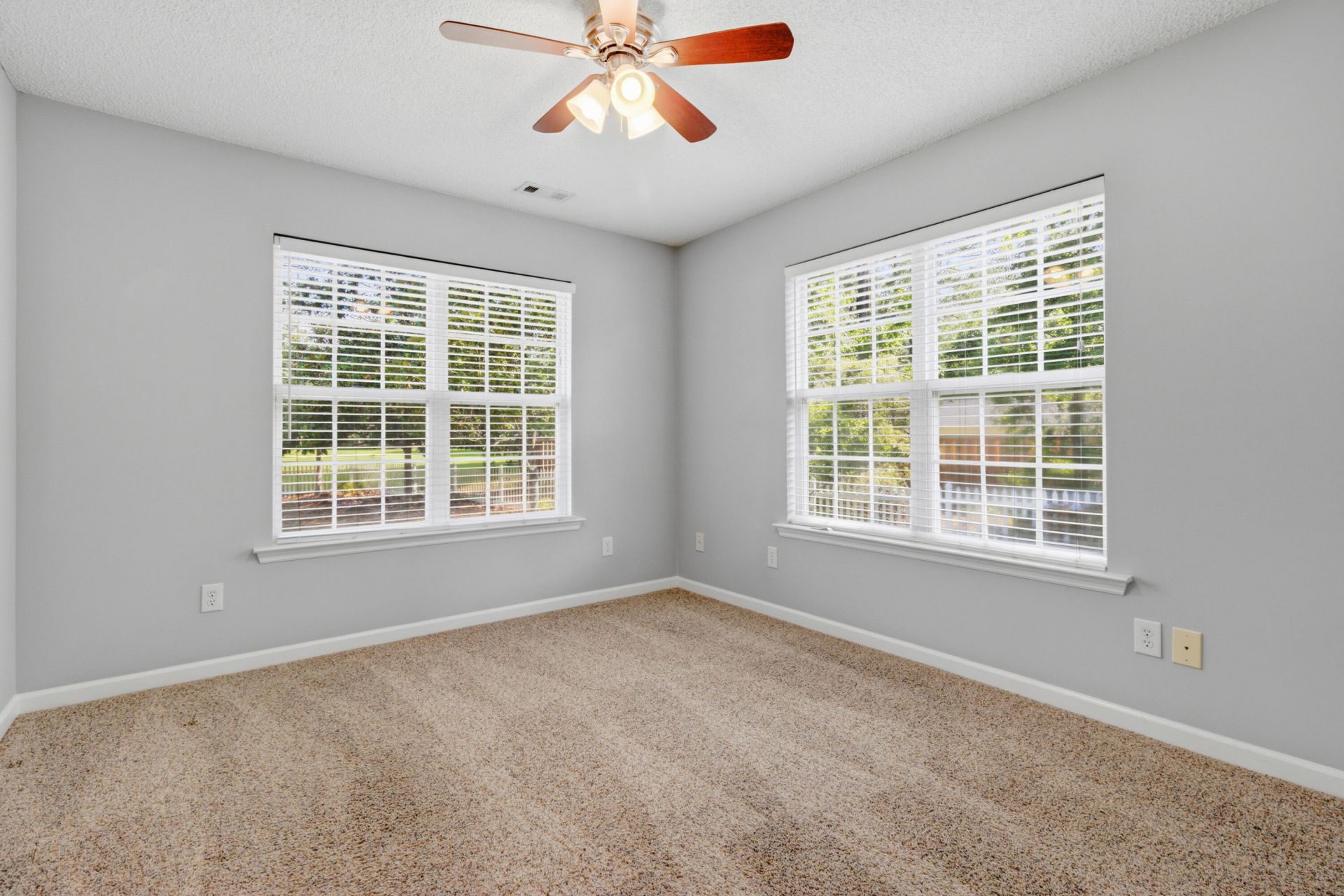 1074 Trotters Boulevard Photo 24