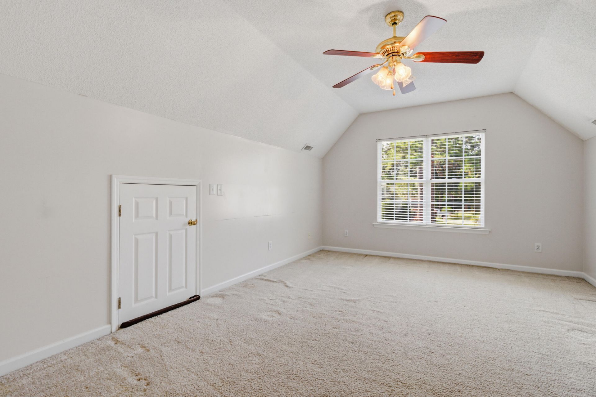 1074 Trotters Boulevard Photo 26