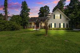 1074 Trotters Boulevard photo 4