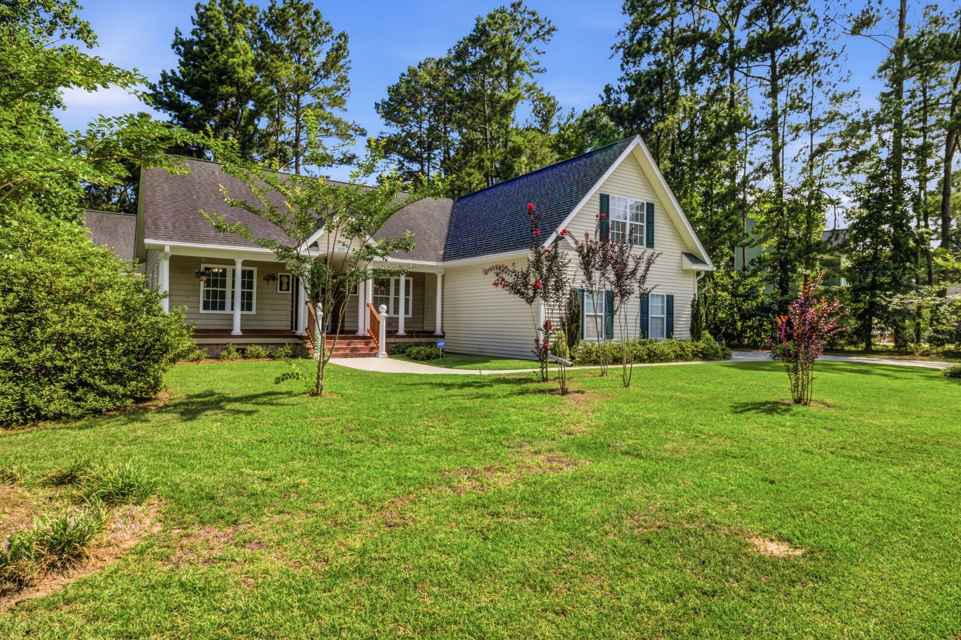 1074 Trotters Boulevard Photo 4
