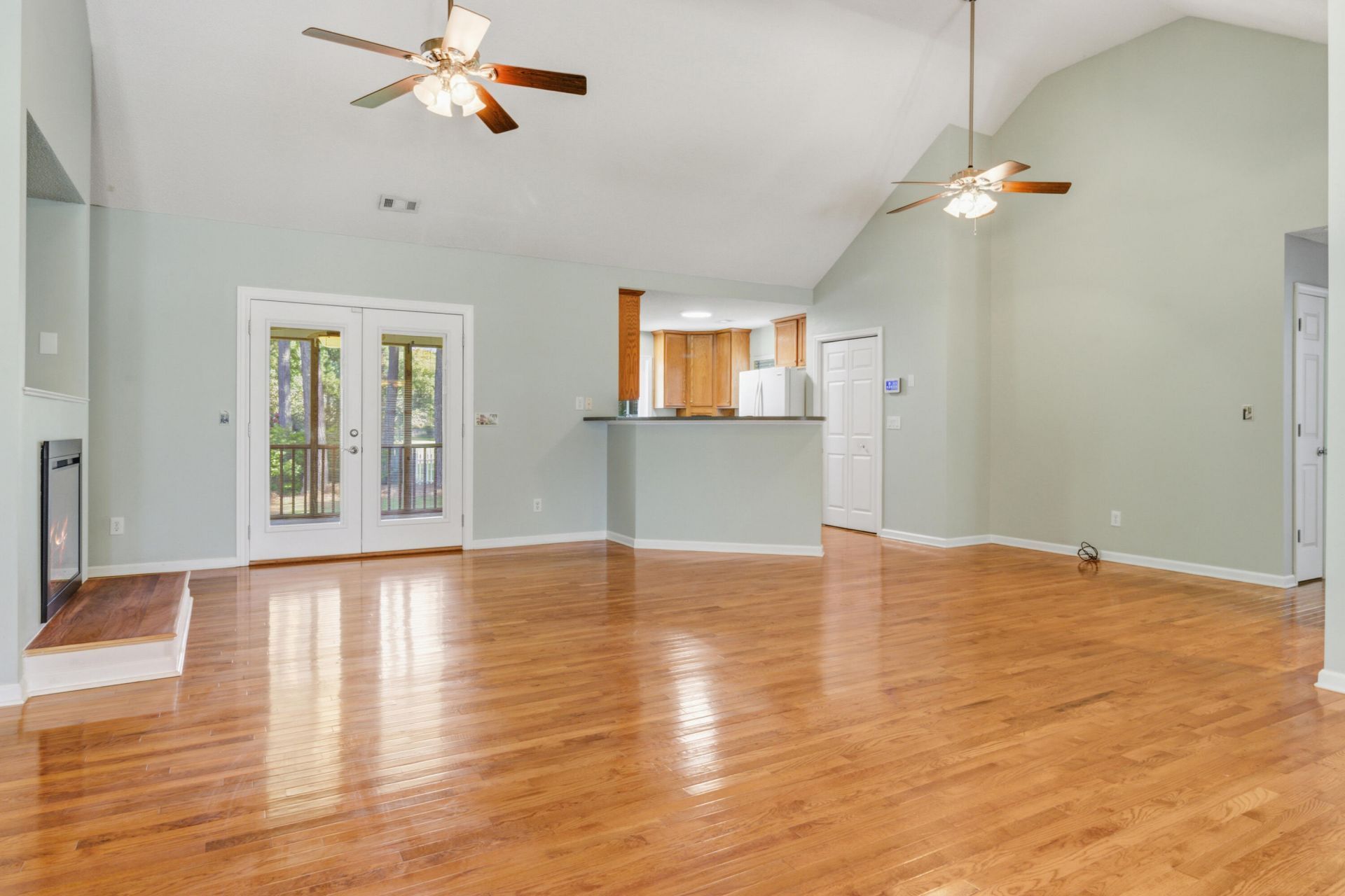 1074 Trotters Boulevard Photo 7