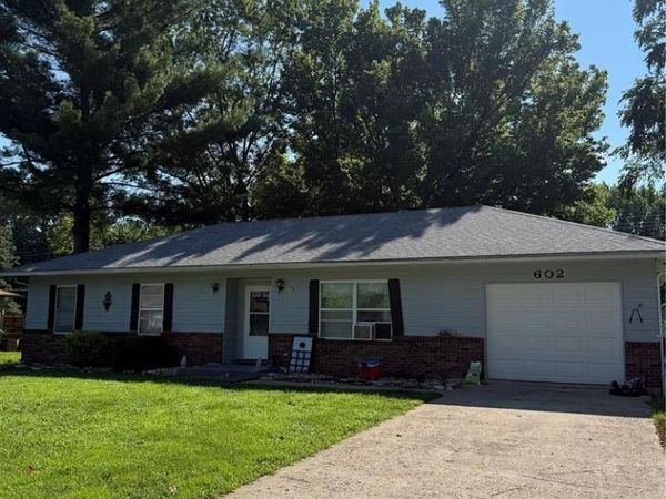 602 N Louise Avenue, St James, MO 65559