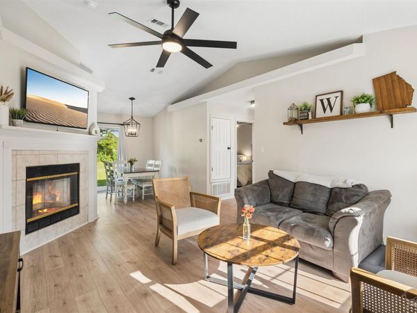 1683 Tuscon Ct, Gulf Breeze, FL 32563