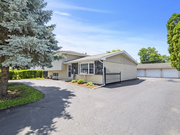 10248 S 80th Court, Palos Hills, IL 60465