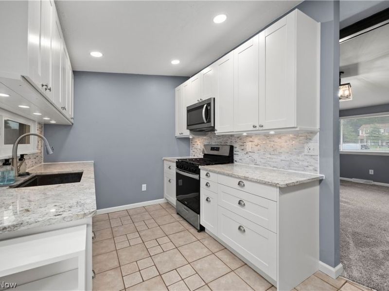 747 Abbe Road N, Elyria, OH 44035 Photo 5