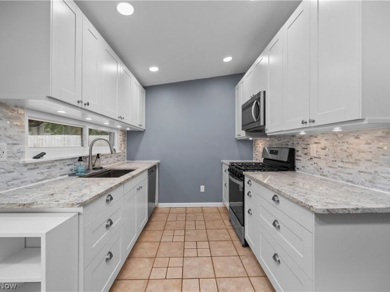 747 Abbe Road N, Elyria, OH 44035 Photo 6