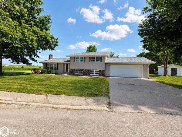 102 Maple Street, Donnellson, IA 52625