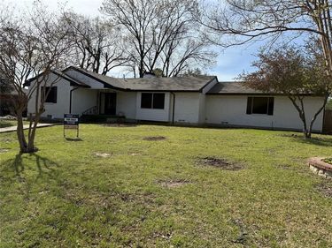 618 Brook Valley Lane, Dallas, TX 75232