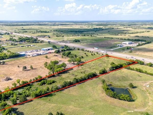1040 NW McKinney Street , Rice, TX 75155